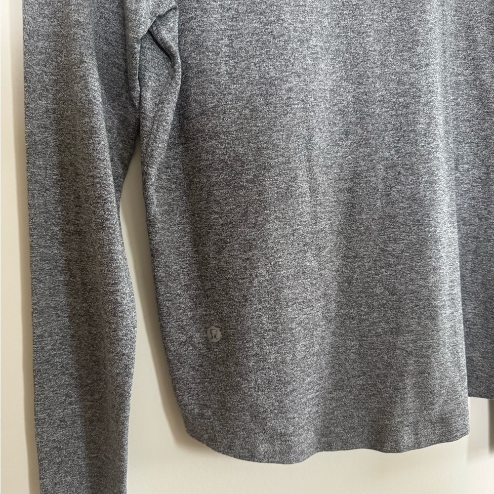 Grey Woman’s Lululemon long sleeve - Picture 4 of 5